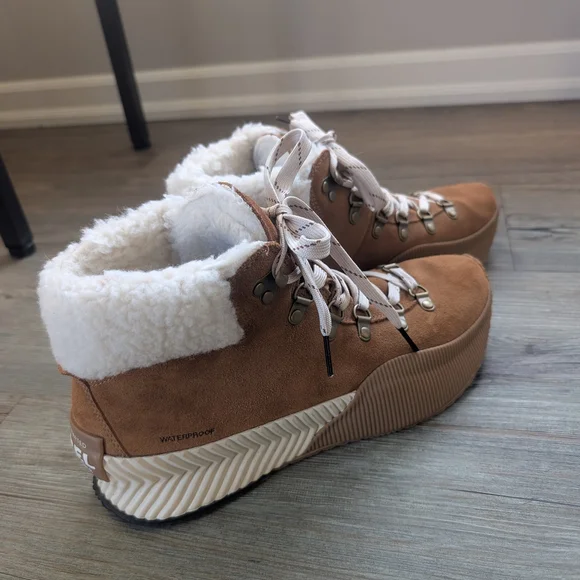 Sorel Women's Tan Winter Boots - Picture 6 of 8